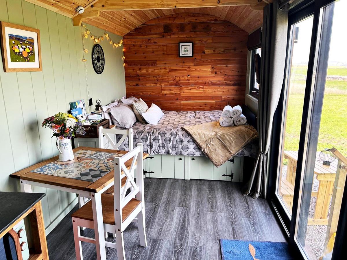 Luxury Shepherd Hut In The Peak District Bakewell Exteriör bild