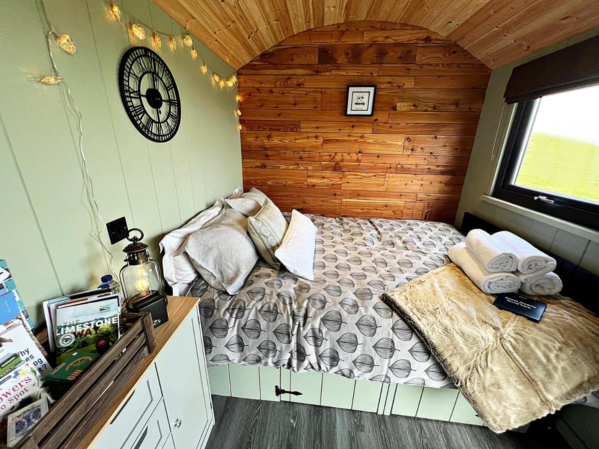 Luxury Shepherd Hut In The Peak District Bakewell Exteriör bild