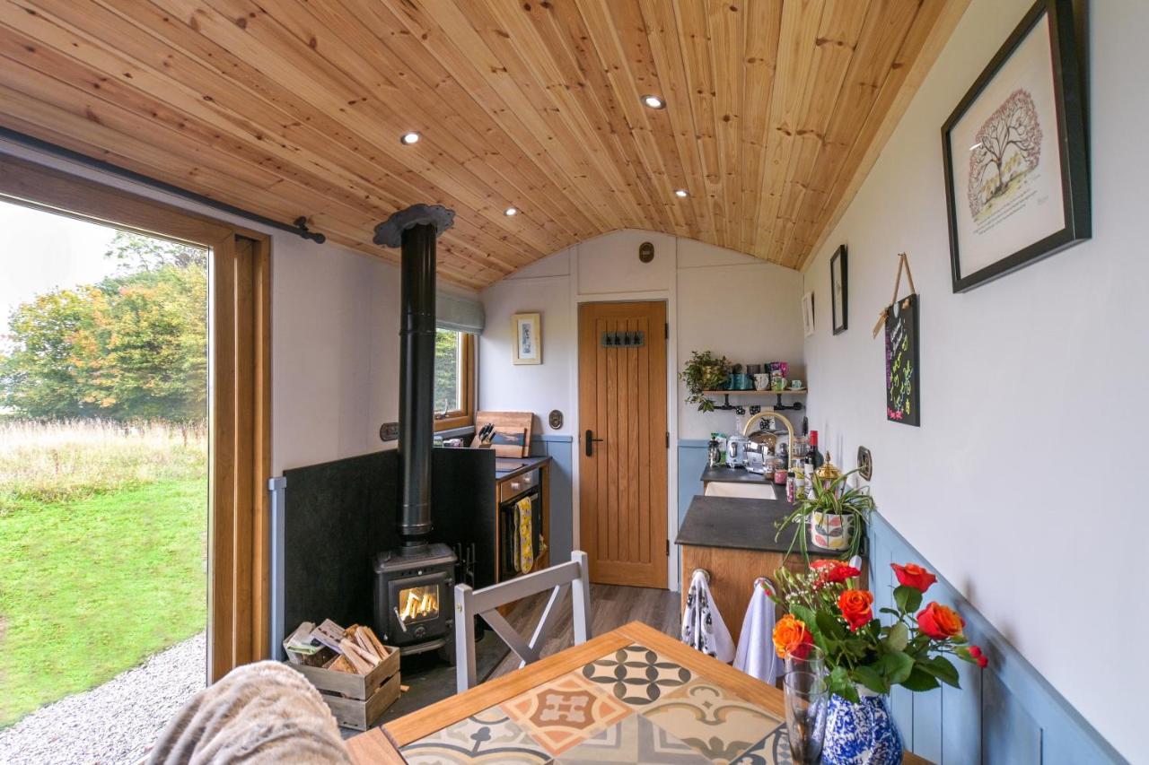 Luxury Shepherd Hut In The Peak District Bakewell Exteriör bild