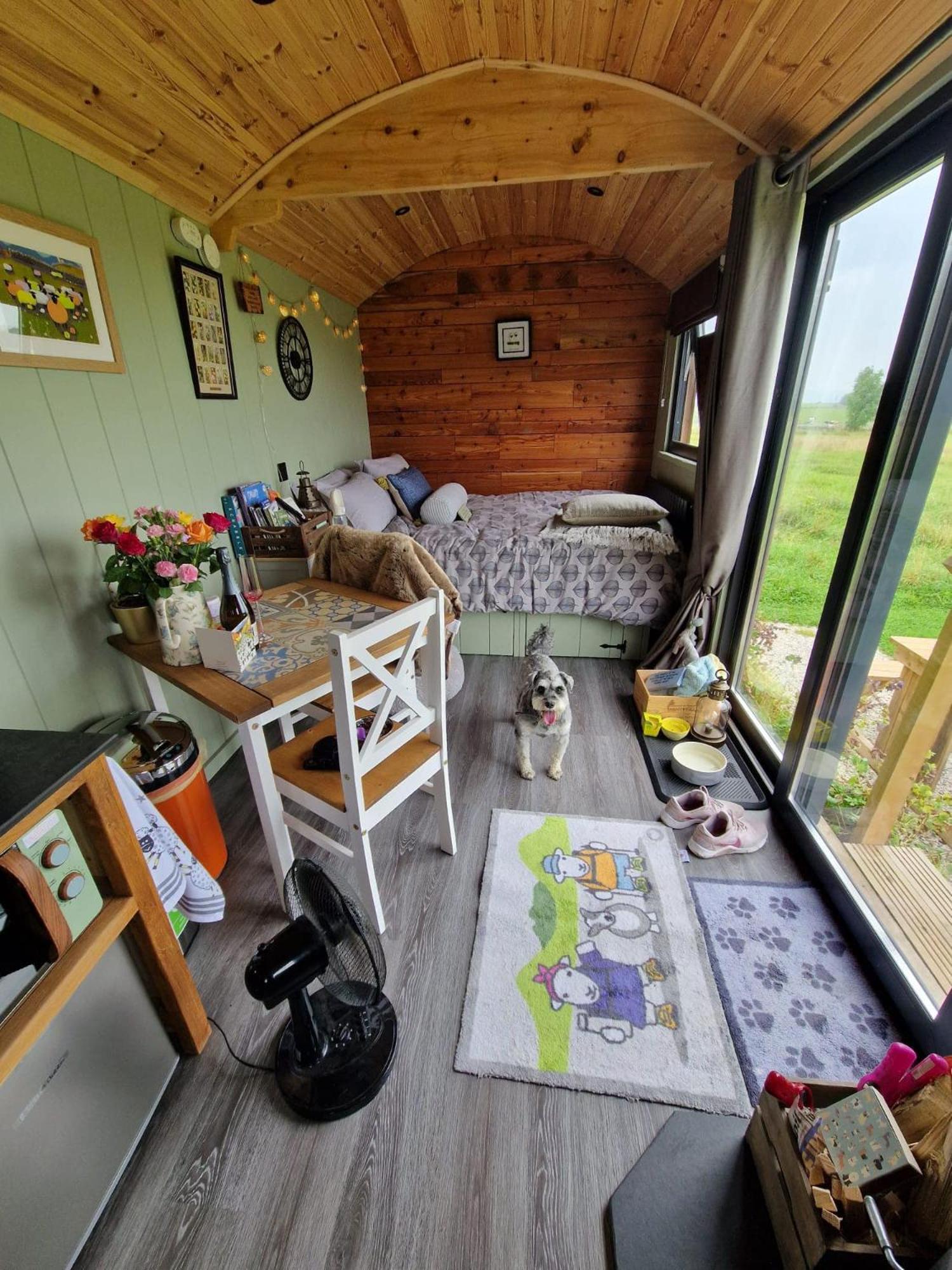Luxury Shepherd Hut In The Peak District Bakewell Exteriör bild